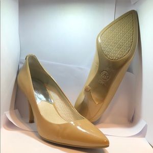 MK Michael Kors 6.5 Nude Patent Leather Heels